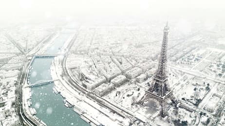 Flocons sur la Ville Lumière thumbnail